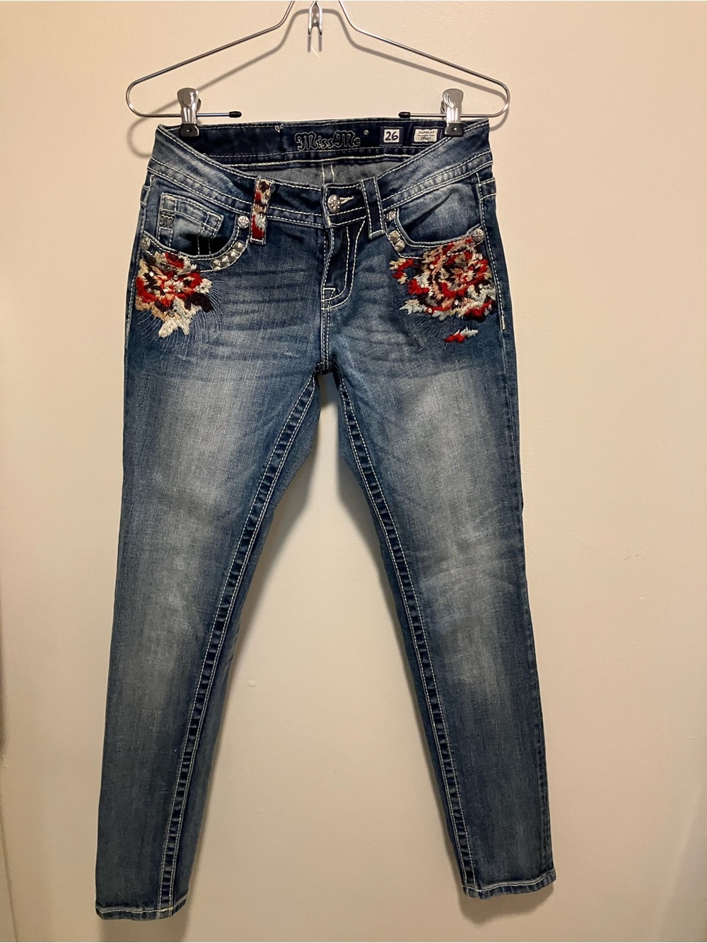 PERFECT CONDITION! MISS ME SIGNATURE AUTUMNAL EMBROIDERED JEANS SIZE 26